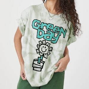 Oversized Urban Outfitters green day band t-shirt